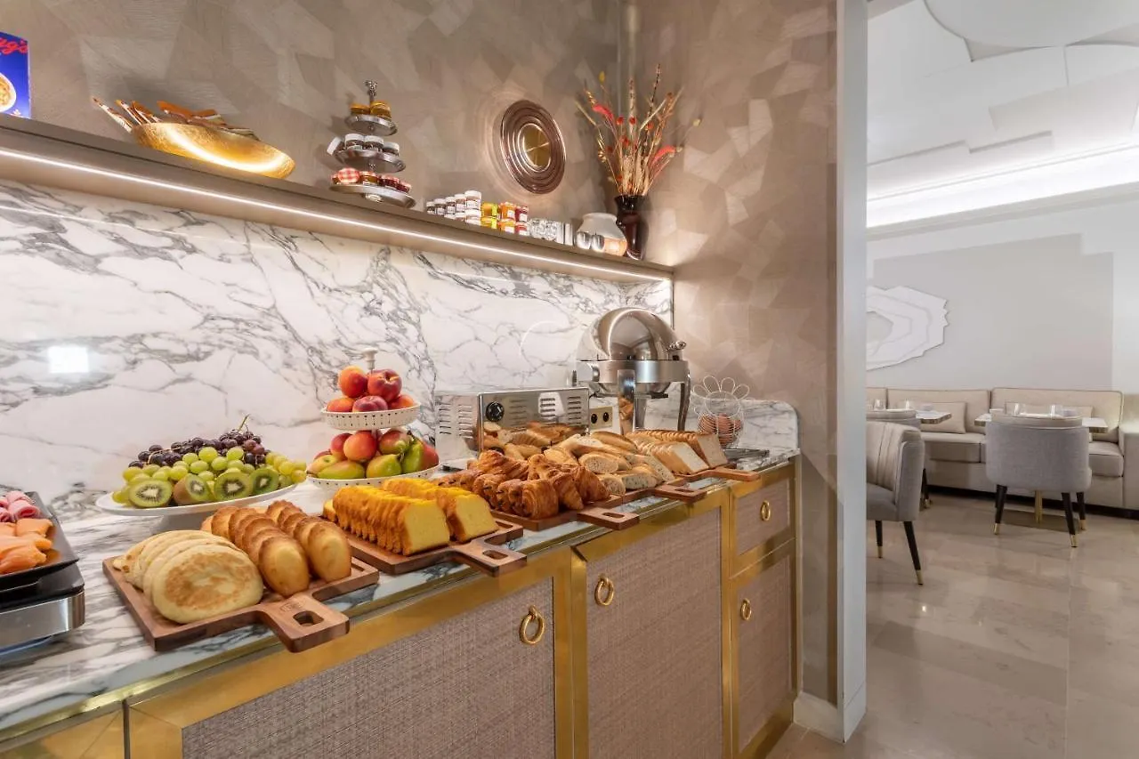 Camille Tapestry Collection By Hilton 4* Parijs