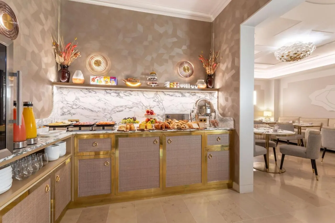 Camille Tapestry Collection By Hilton Hotel Parijs
