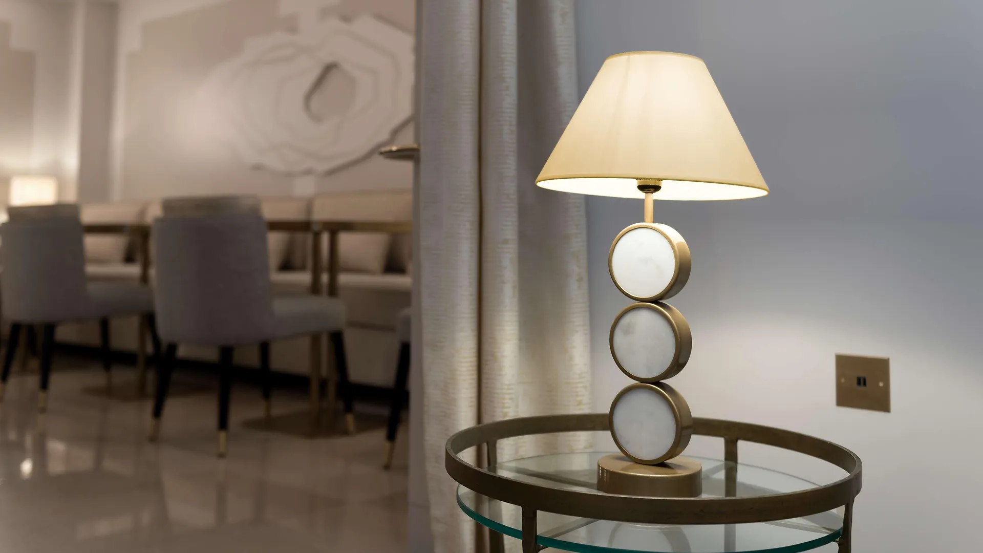 Camille Tapestry Collection By Hilton Hotel Parijs